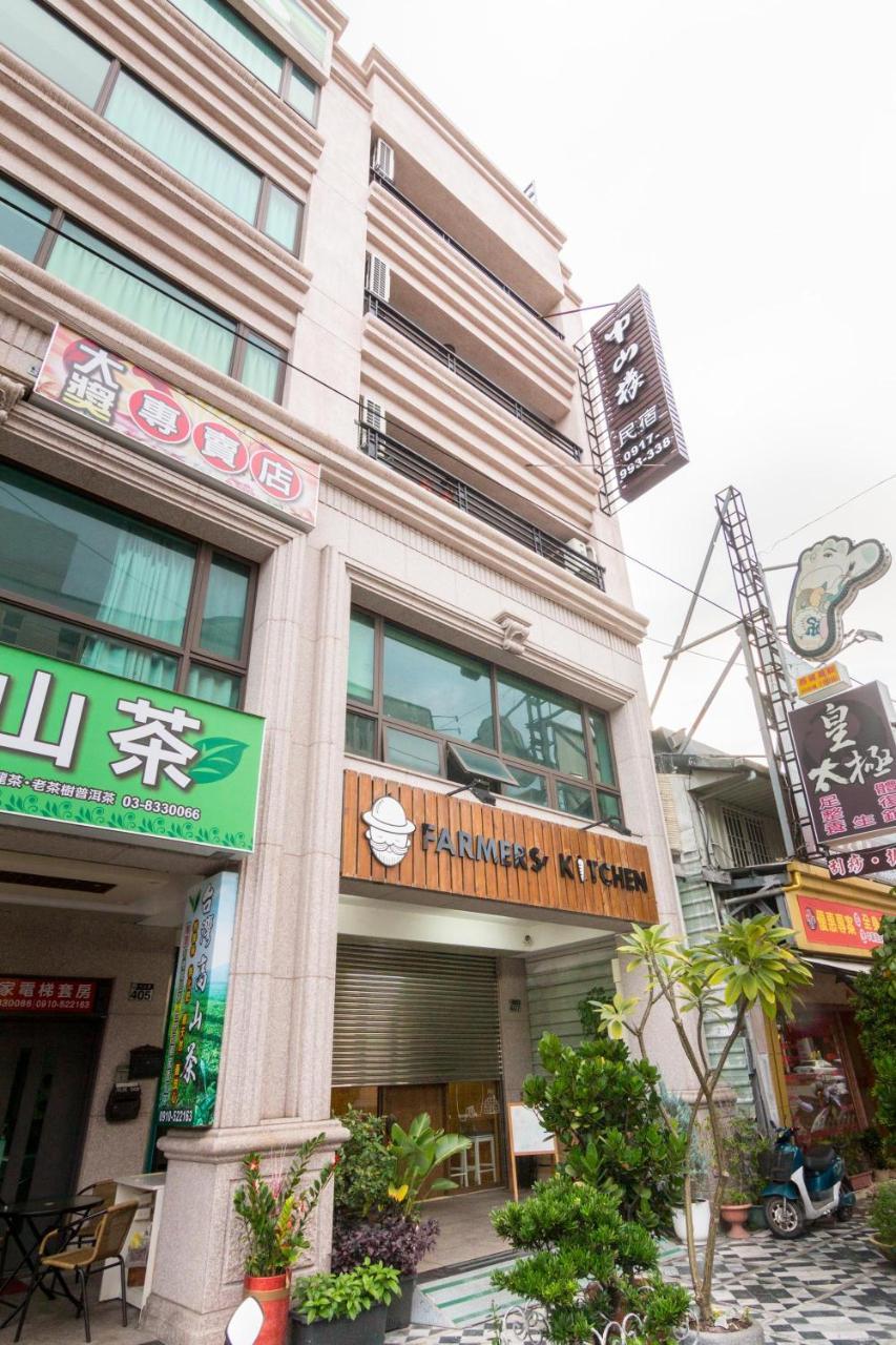 Jhongshan Building Bed And Breakfast Città di Hualien Esterno foto